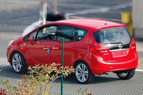 Opel Mériva 2010 Tout rouge pour s être dévoilé naked MàJ