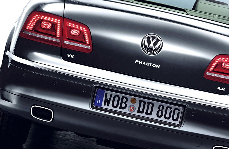 Volkswagen Phaeton 2010. Via Volkswagen.
