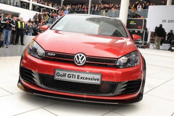 We discover a Golf GTI Tuned with accessories that should appear in the