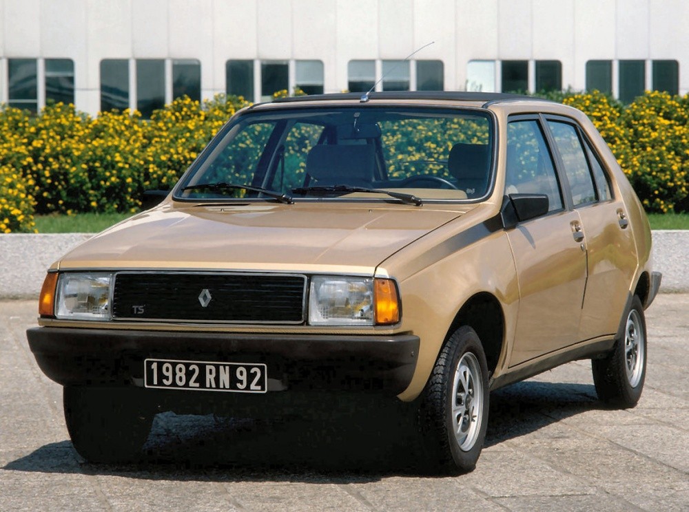 bronze_Renault-14_TS_1981_1600x1200_wall