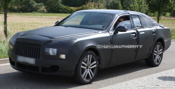 2010_grand_bentley_arnage_replacement_spy_shots_july_002-0730-950x650