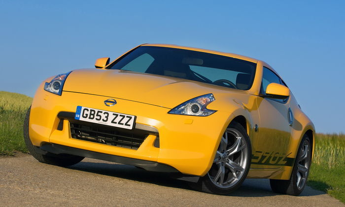 Nissan-370Z-Yellow