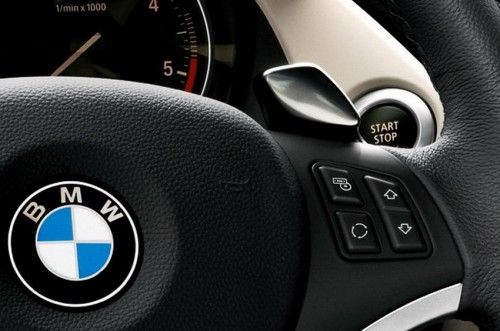 BMW-X1-teaser volant