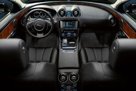 intérieur de la nouvelle jaguar XJ 2010