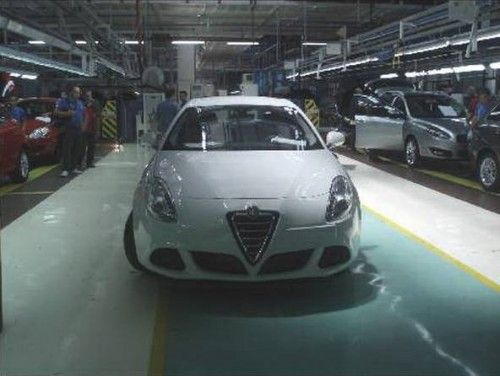 Alfa-Romeo-Milano-2