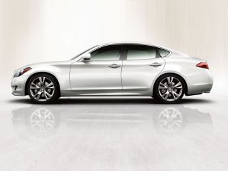 Infiniti_M_2010