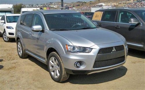 2010_Mitsubishi_Outlander