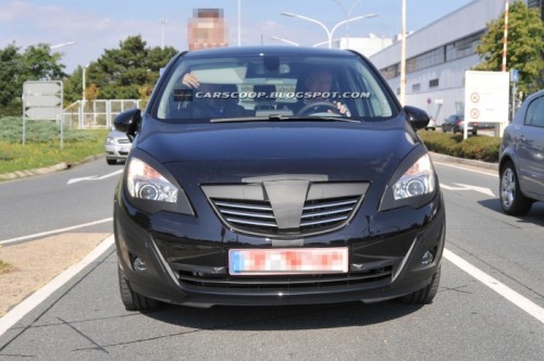 2010-Opel-Meriva-6