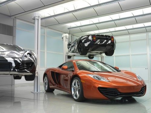 2011-McLaren-MP4-12C-Lift-1920x1440