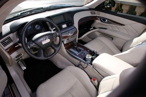 2011-infiniti-m56-sport-int2