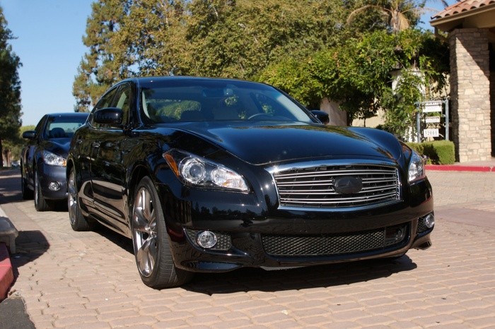 2011-infiniti-m56-sport-f34