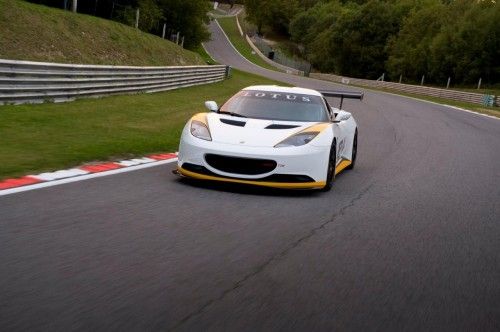 lotus_evora_type_124_front_3qtrs_moving_2
