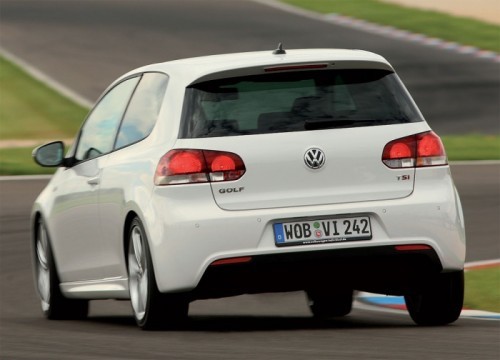Volkswagen-Golf-VI-R-Line-3
