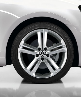 Volkswagen-Wheel-R-Line