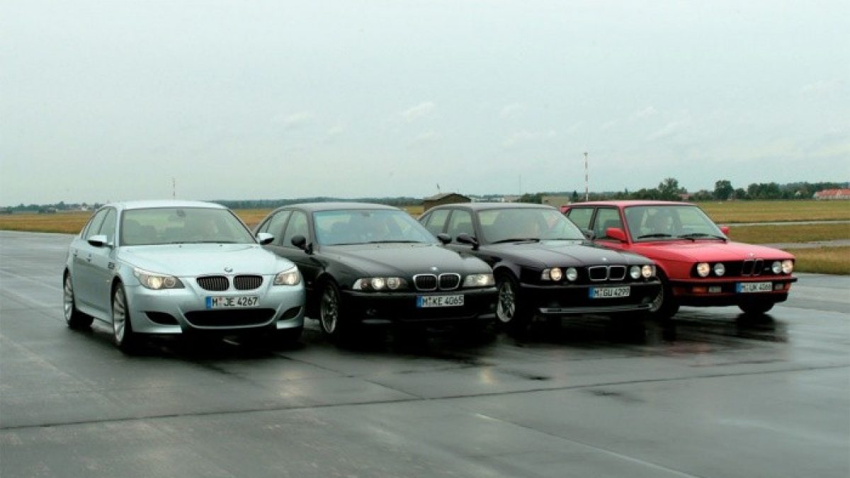 Une Bmw M5 Csl Dans Les Tuyaux