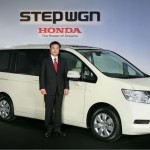 2010-Honda-Step-Wagon-25