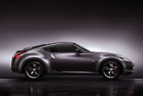 2010-Nissan-Fairlady-Z-Coupe-2