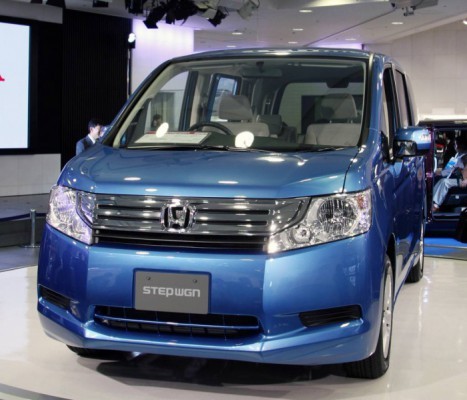 HONDA_STEP_WGN_001