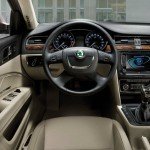 Skoda-Superb_Combi_2010_2