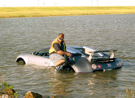 Bugatti Veyron noyée