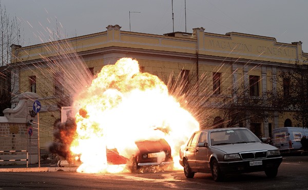 explosion-voiture