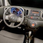 2010-Nissan-Cube-10