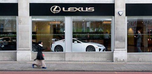 lexus-lfa-in-london-for-x-mas