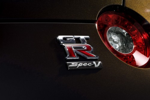 2011-Nissan-GT-R-SpecV-3