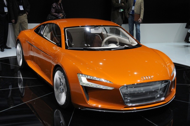 01-audi-etron-live-la