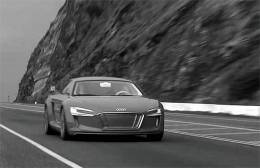 Audi e tron sur route