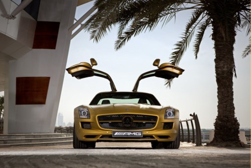 Mercedes_SLS_AMG_Desert_Gold_en_G55_AMG_07