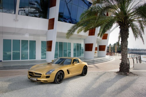 Mercedes_SLS_AMG_Desert_Gold_en_G55_AMG_05