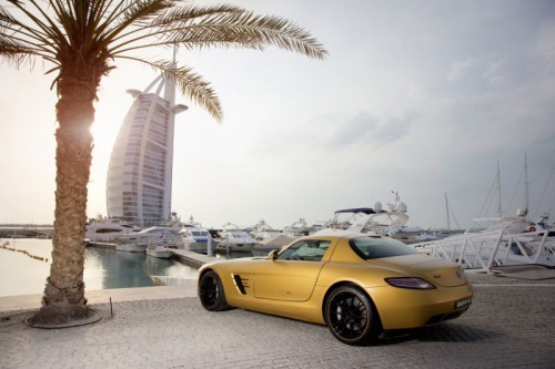 Mercedes_SLS_AMG_Desert_Gold_en_G55_AMG_08