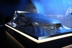 01-mercedes-benz-design-10-detroit