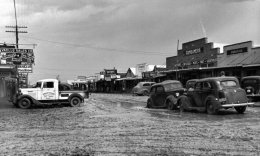 life-muddy-road-somewhere-usa-36-ford-well-stuck-1000