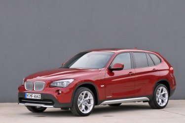 2010-BMW-X1-2