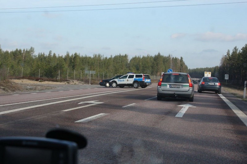 Sweden-Volvo-Cops-Audi-1
