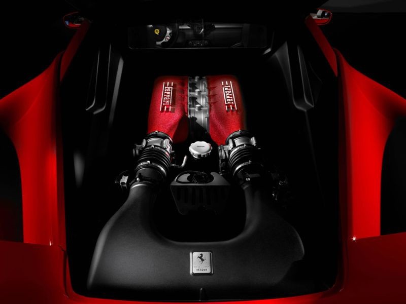 Ferrari-F458-Italia-engine