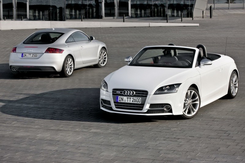 2011-Audi-TTS-1