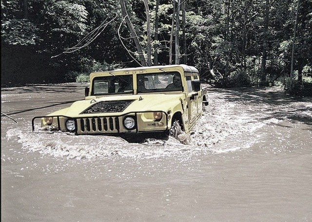 hummer H1 in the water