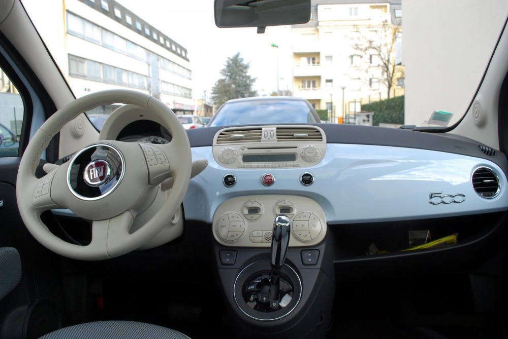 Fiat 500 : Faites lui plaisir, offrez lui un bel autoradio hype full op