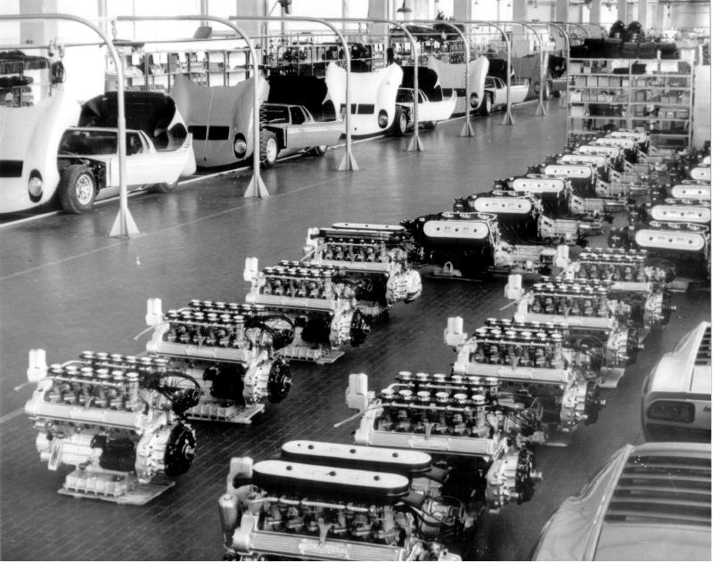 lamborghini_miura_assembly_line