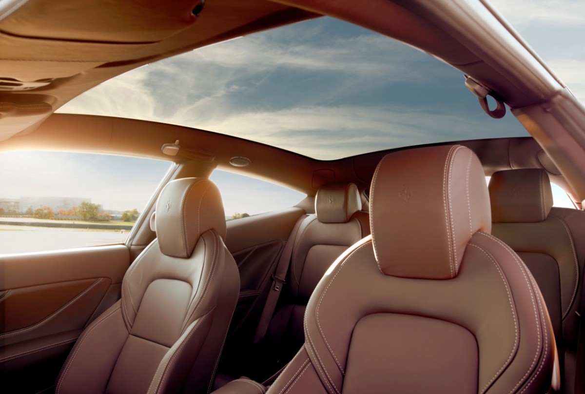 ferrari-ff-panoramic-roof