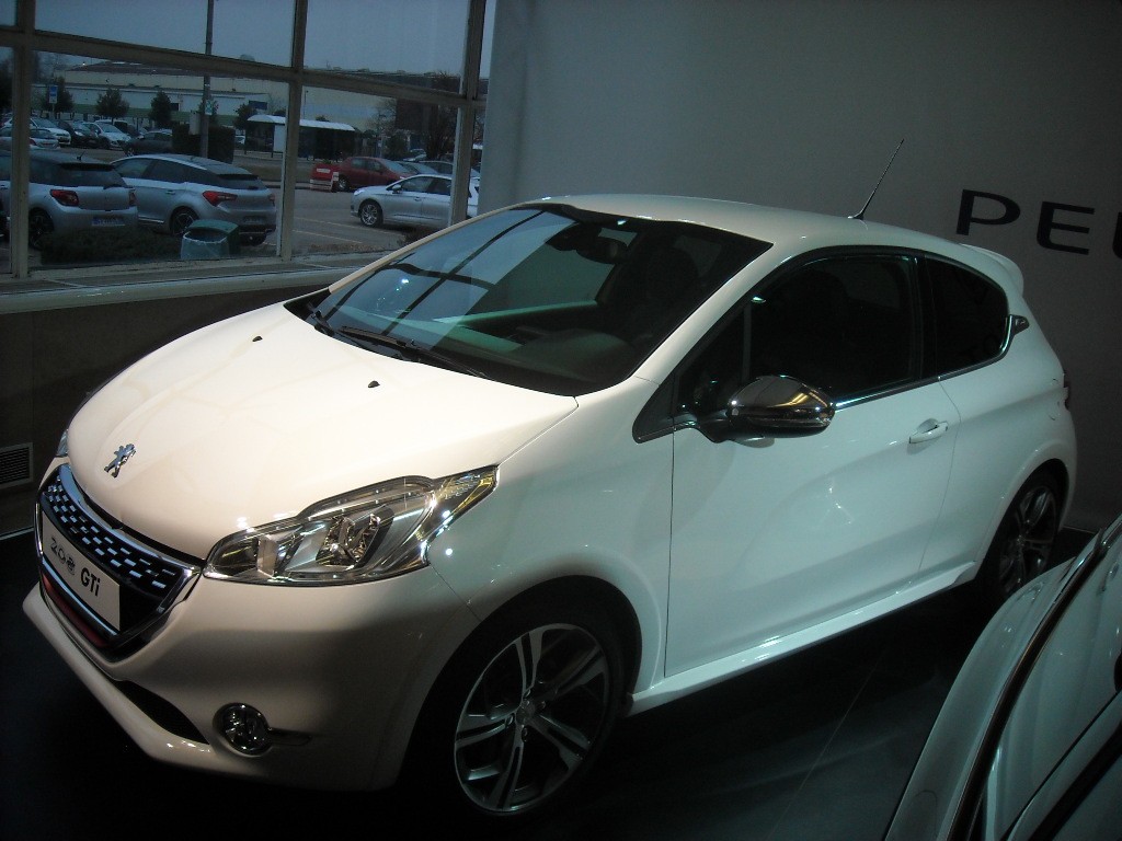 Peugeot 208 300 000 ex Poissy (28)