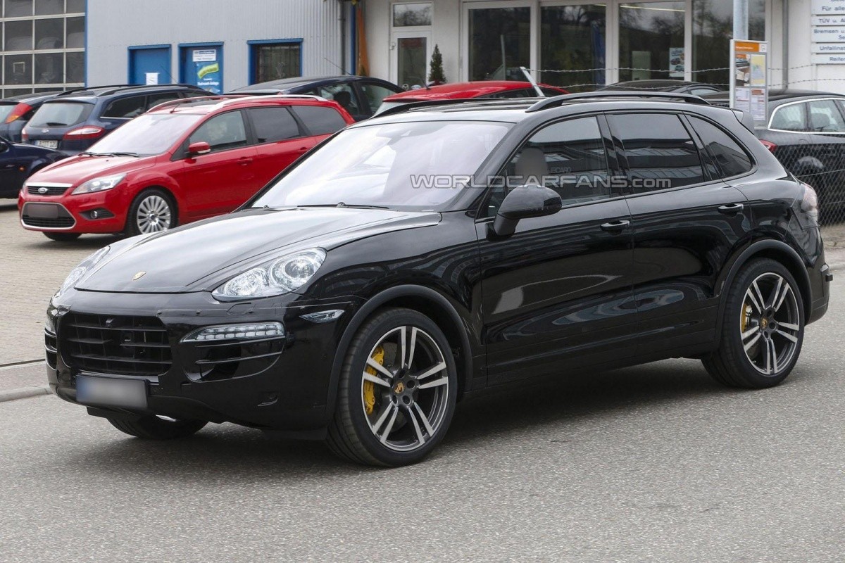 Porsche Cayenne 2014 Spyshot (3)