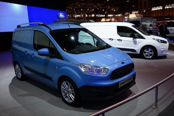 Ford-Transit-Courier.11