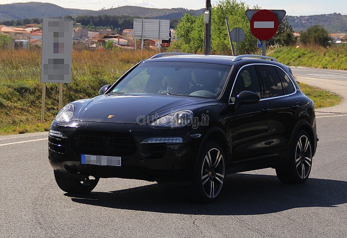 Porsche Cayenne 2014 Spyshots (3)