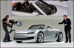 Walter de Silva et VW Roadster Bluesport Concept en 2009