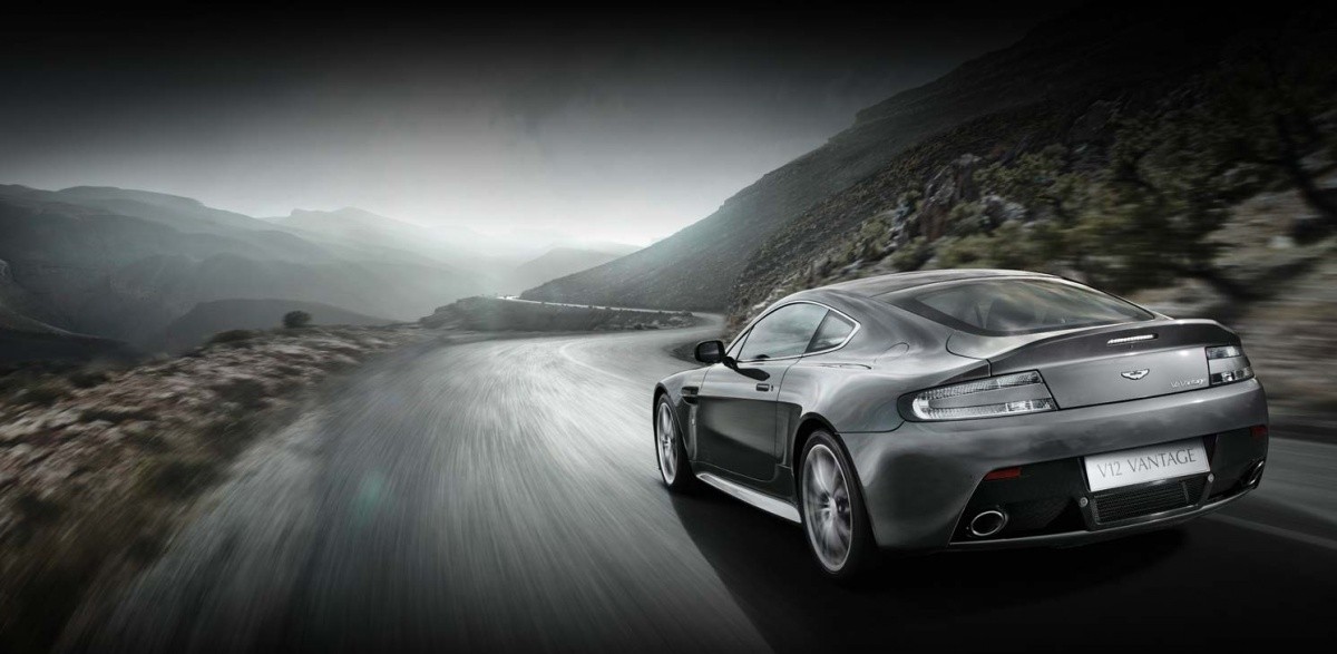 Aston martin vantage V12