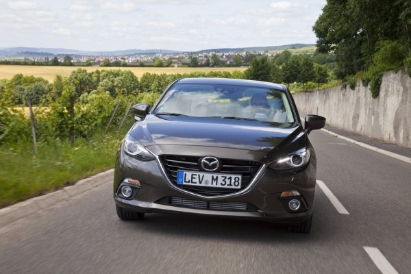 Nouvelle-Mazda3-Sedan.2